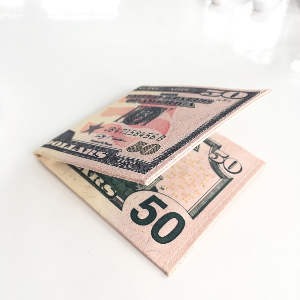 New arrival✨ ONLY ONE IN STOCk✨NWT wallet